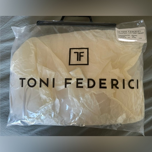 Toni Federici Je T’aime Cathedral Veil | Light Ivory - Picture 7 of 11